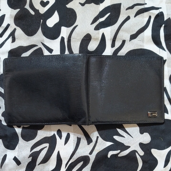 Gucci Wallet Black Leather with Silver Accent - Picture 5 of 11